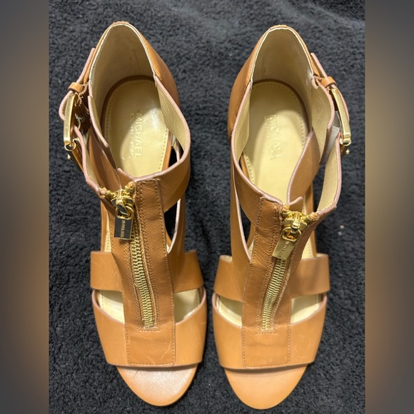 Michael Kors Tan Zip Up Buckle Open Toe Heels - Picture 1 of 8